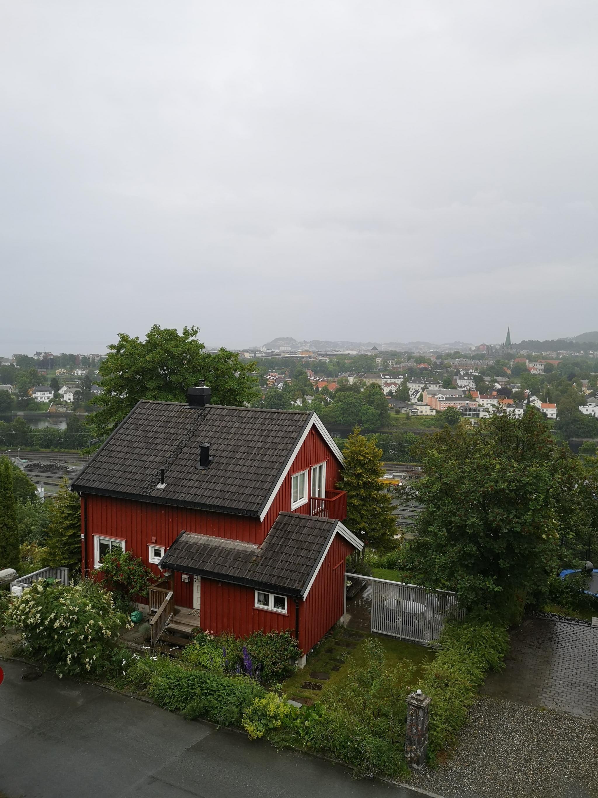 Utsikt over Trondheim fra stuen.